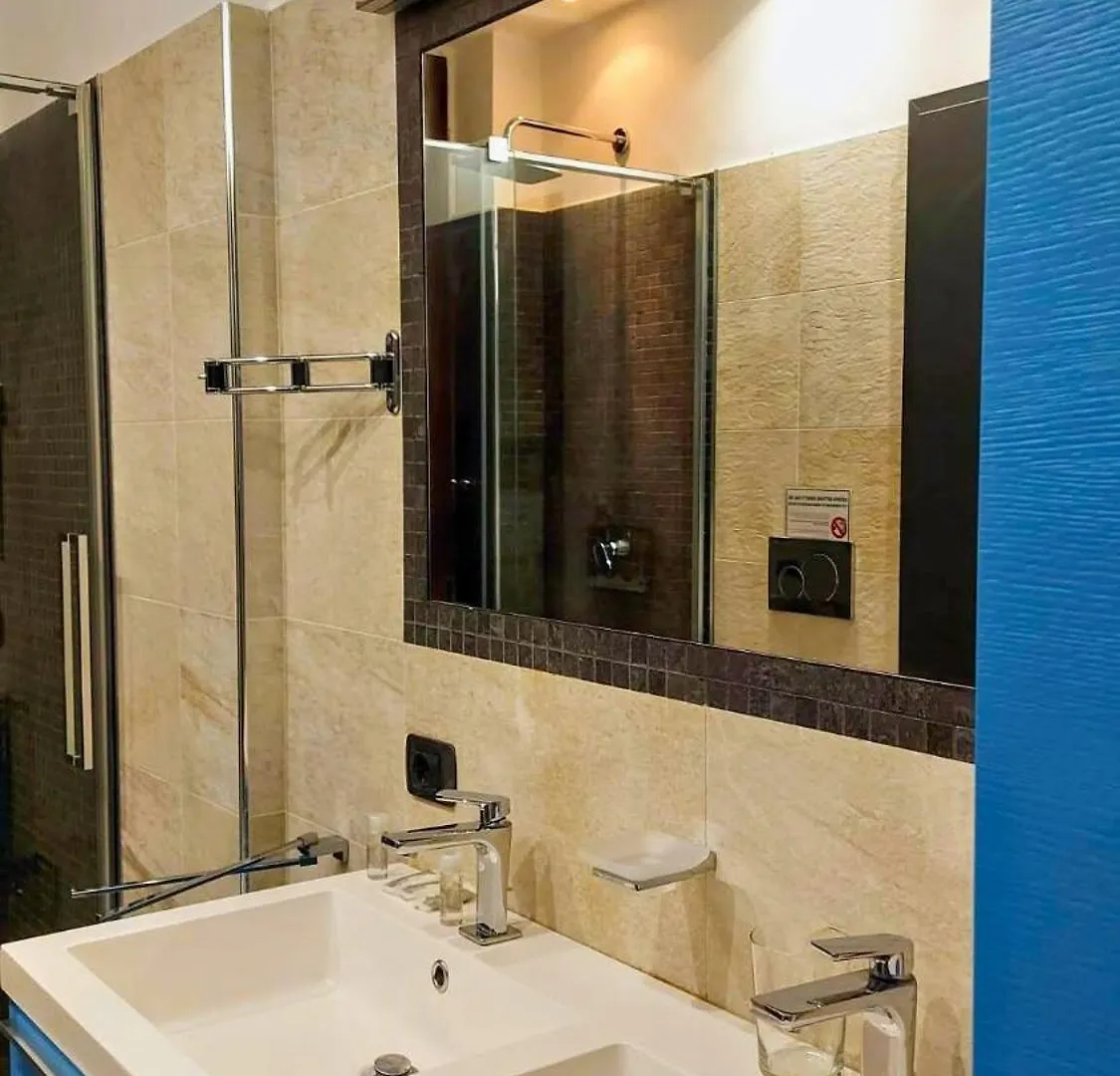 Vfh Stylish Boutique Apartment-City Center Milan 0*,